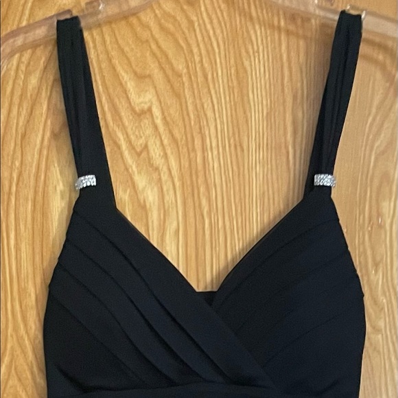 Black Dress - Picture 1 of 5